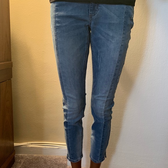 Women’s Design Lab Lord + Taylor Jeans - Picture 7 of 8